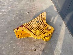 Caterpillar D4 NG Zugtraverse