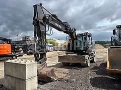 Hitachi ZX170W-6 with 3 buckets