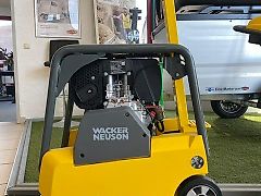 Wacker Rüttelplatte mit Vor-und Rücklauf 181 kg Vibrationsplatte