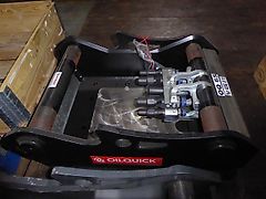 Oilquick - SW-Adapterplatte OQ 65 orig. 4 Leitungen - bestückt für ASG, SS, AZ - gebohrt für ASG 8/15 - SW-Identmaße: 65-440-530-440-65 - Bagger: 14t-22t